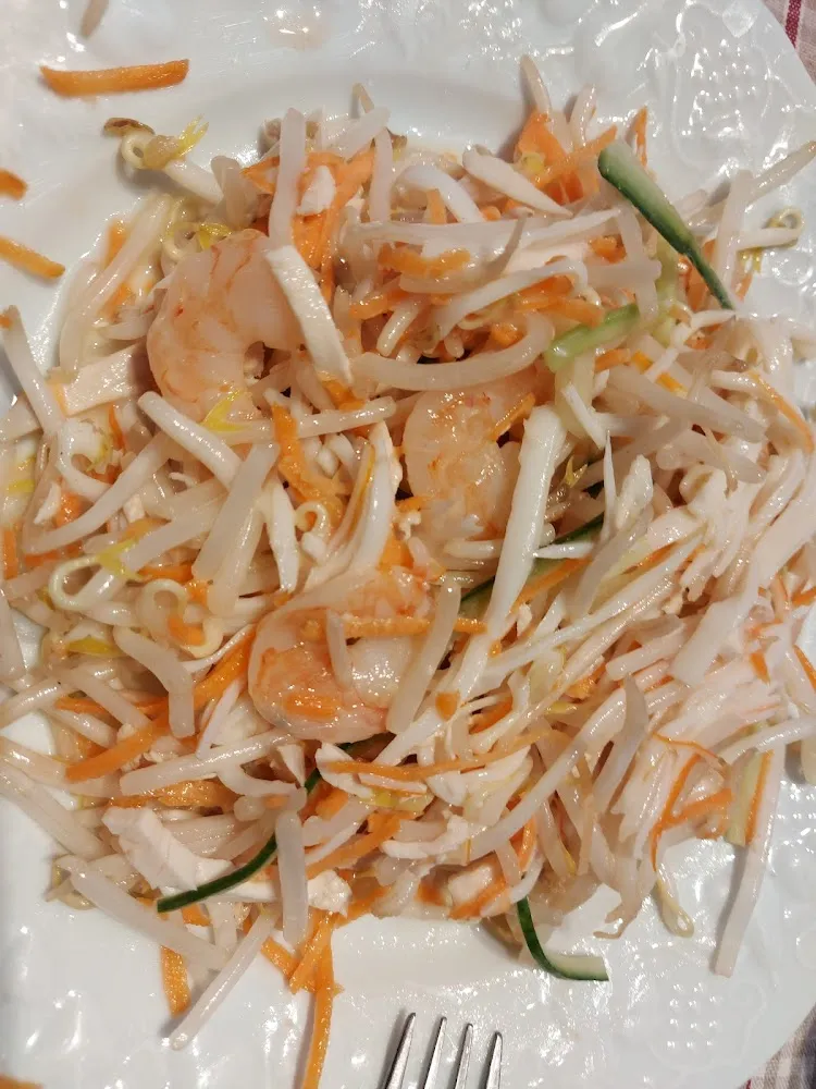 Salade Germes de Soja Et Carottes Râpées Crevettes